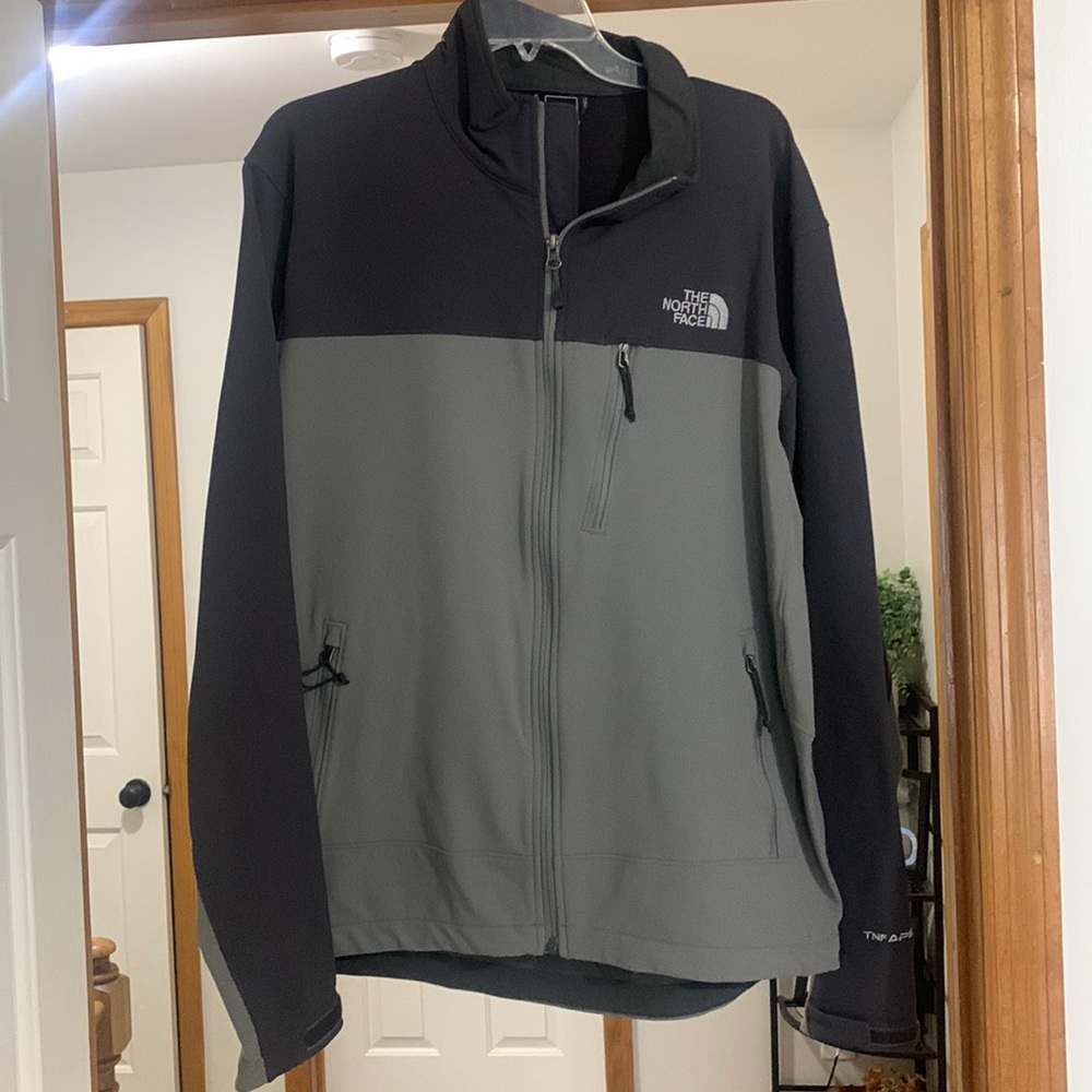 Men’s North Face- size:L. Great condition!